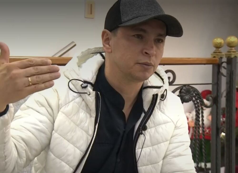 Yhonier Leal busca su libertad por vencimiento de términos La defensa de Yhonier Leal, señalado de matar a su hermano Mauricio Leal y a su mamá, argumentó que ya pasó más de un año desde que inicio el juicio y pidió la libertad del detenido.