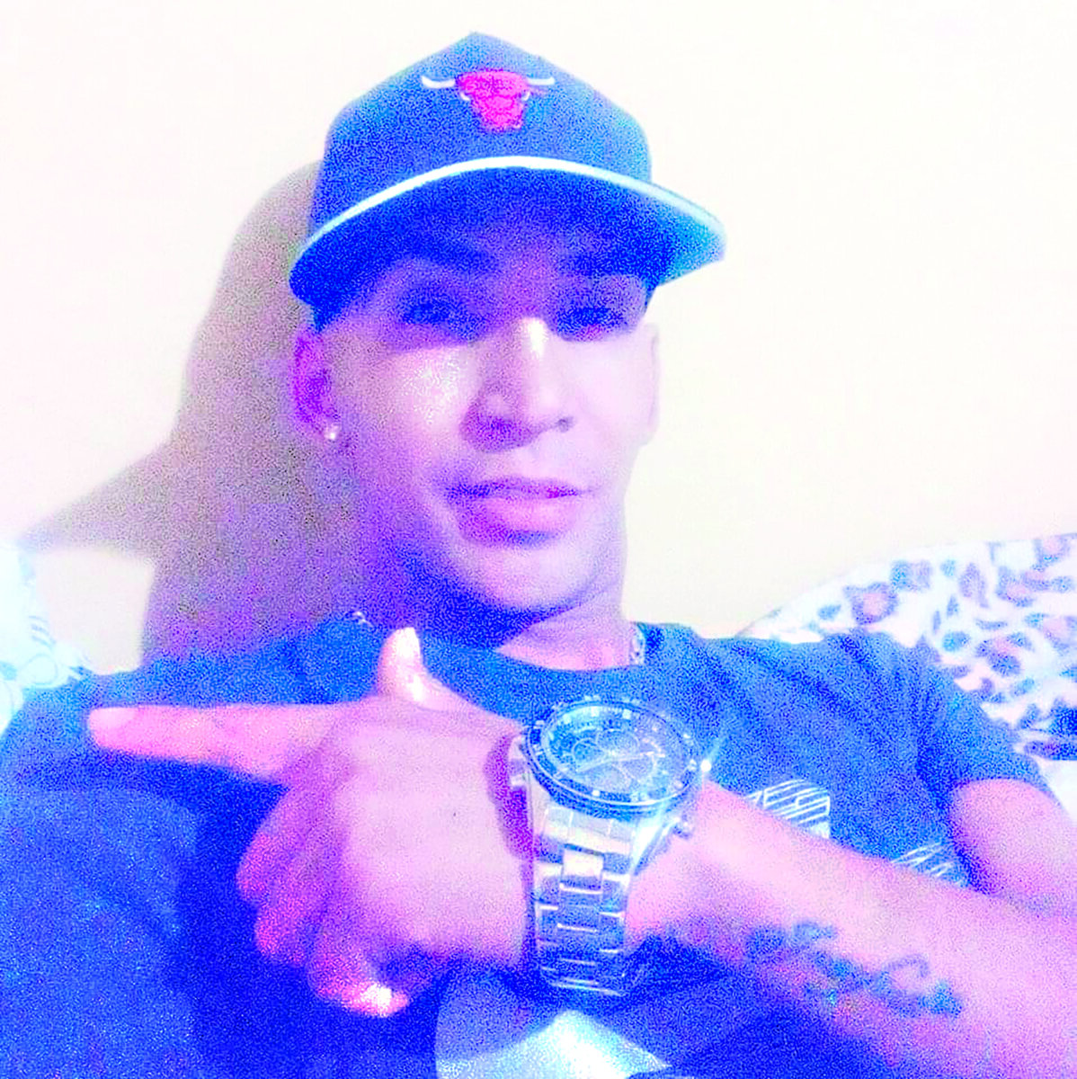 Asesinan a Dixon en Facatativá 1 Asesinan a Dixon en Facatativá #Judiciales En horas de la mañana de este sábado, en el municipio de Facatativá, en el barrio Las Quintas, se registró el homicidio de un joven de 25 años, quien fue apuñalado en una riña en vía pública.