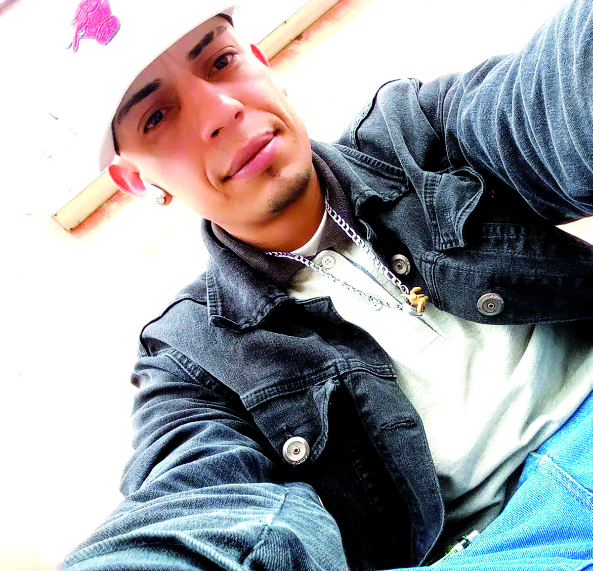 Bala y muerte en Altos de La Florida en Soacha 1 Bala y muerte en Altos de La Florida en Soacha Dairon Arley Arévalo Torres, un joven de 29 años, fue asesinado a tiros cuando se encontraba en su lugar de residencia en el municipio de Soacha.