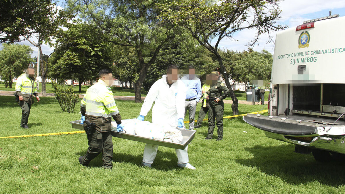 ¡Atención! Autoridades encuentran cadáver en el río Bogotá, cerca al aeropuerto El Dorado 1 ¡Atención! Autoridades encuentran cadáver en el río Bogotá, cerca al aeropuerto El Dorado La Policía Metropolitana confirmó el hallazgo del cadáver de un hombre en el río Bogotá.