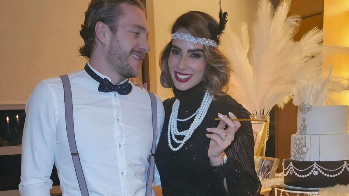 ¡Envidiable! Este fue el regalazo que recibió Mari Manotas de su nuevo novio 10 ¡Envidiable! Este fue el regalazo que recibió Mari Manotas de su nuevo novio Después de varios meses de hacer pública su nueva relación, la arquitecta María Alejandra Manotas sigue mostrando como disfruta de las mieles del amor. Alejandro Calderón es el hombre que la conquistó y hace de todo por verla feliz. Este fue el regalazo que le dio por su cumpleaños número 30.
