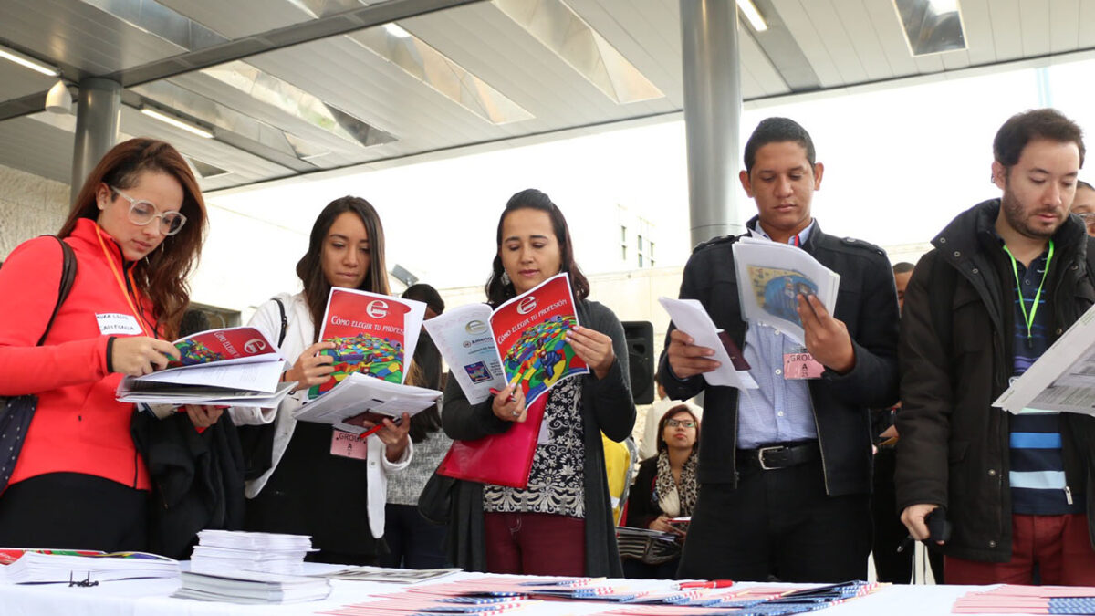 ¡Sí hay camello en el exterior! 1 ¡Sí hay camello en el exterior! Le contamos qué países están ofreciendo empleos o visas para ingresar a sus territorios.