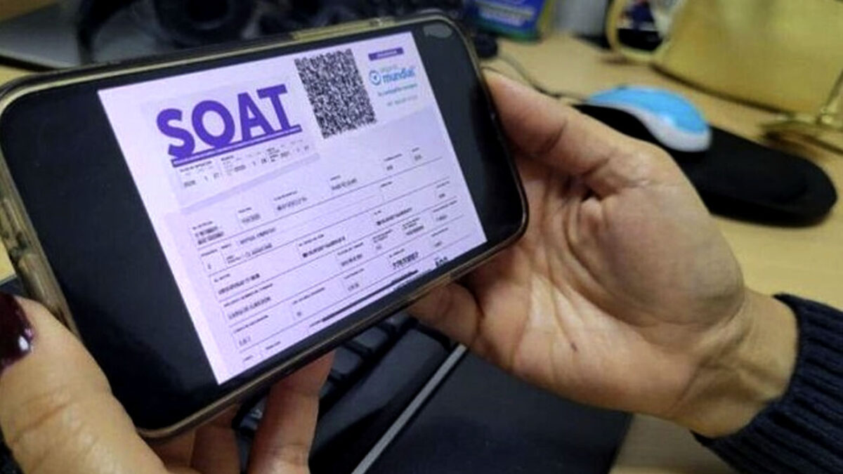 ¿Descuento del Soat continuará en el 2024? 2 ¿Descuento del Soat continuará en el 2024? En un esfuerzo por aliviar la carga financiera de los propietarios de vehículos, el Gobierno Nacional propuso prorrogar el descuento del 50% en el impuesto del Seguro Obligatorio de Accidentes de Tránsito (Soat) para ciertas categorías de vehículos durante el próximo año, el cual se esperaría empiece a regir a partir del 1° de enero.