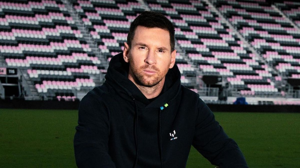 ¿Infidelidad? Modelo filtra comprometedores mensajes con Messi Por estos días han crecido los rumores de la supuesta infidelidad de Lionel Messi, al parecer con una modelo brasileña, quien recientemente publicó las capturas de algunas conversaciones con el futbolista y que lo dejan mal parado.