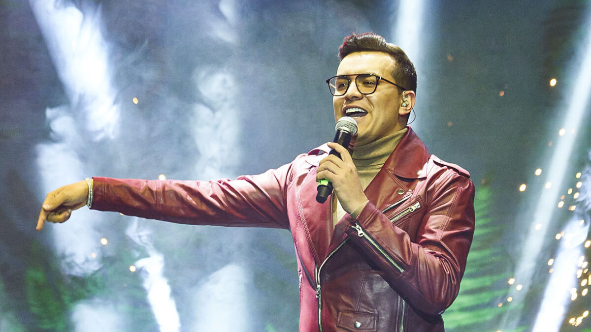 "Tengan cuidado": Yeison Jiménez advierte que están suplantando a su familia para robar El cantante Yeison Jiménez denuncio que sus fans están siendo víctimas de estafa por parte de personas inescrupulosas que se hacen pasar por sus hermanos y otros familiares.