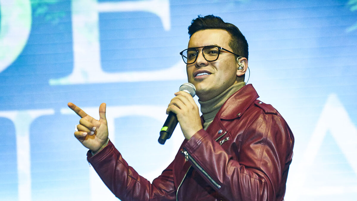 "Tengan cuidado": Yeison Jiménez advierte que están suplantando a su familia para robar El cantante Yeison Jiménez denuncio que sus fans están siendo víctimas de estafa por parte de personas inescrupulosas que se hacen pasar por sus hermanos y otros familiares.