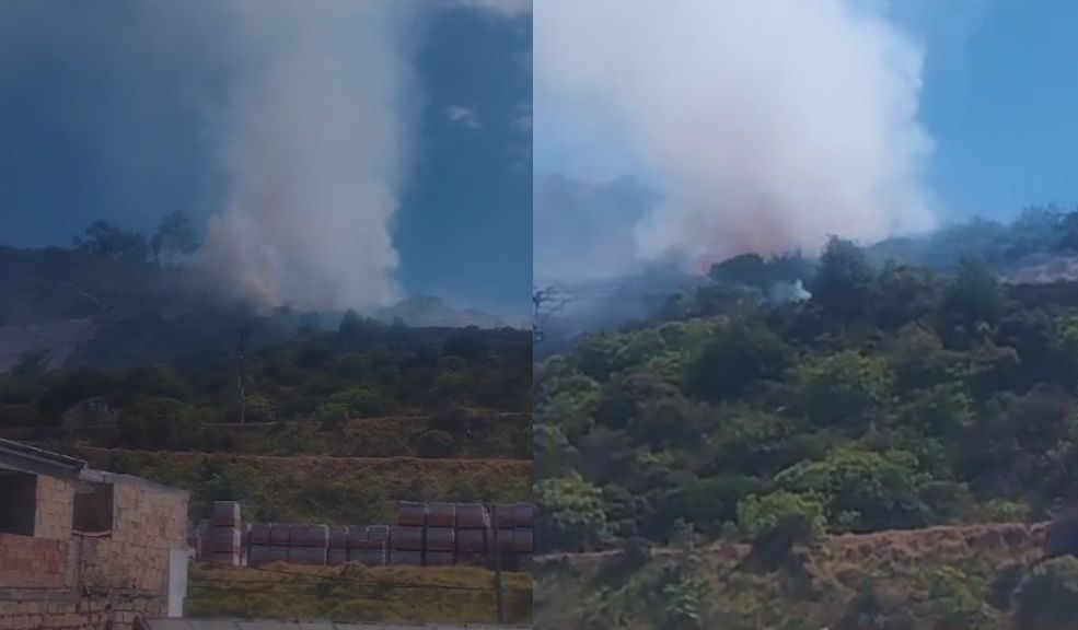 EN VIDEO: Se reactiva incendio en el barrio Santa Marta de Usme Aunque el alcalde, Carlos Galán, había confirmado que el incendio en los cerros de Usme se había controlado. Los habitantes reportan que en la tarde de este miércoles, las llamas iniciaron nuevamente.