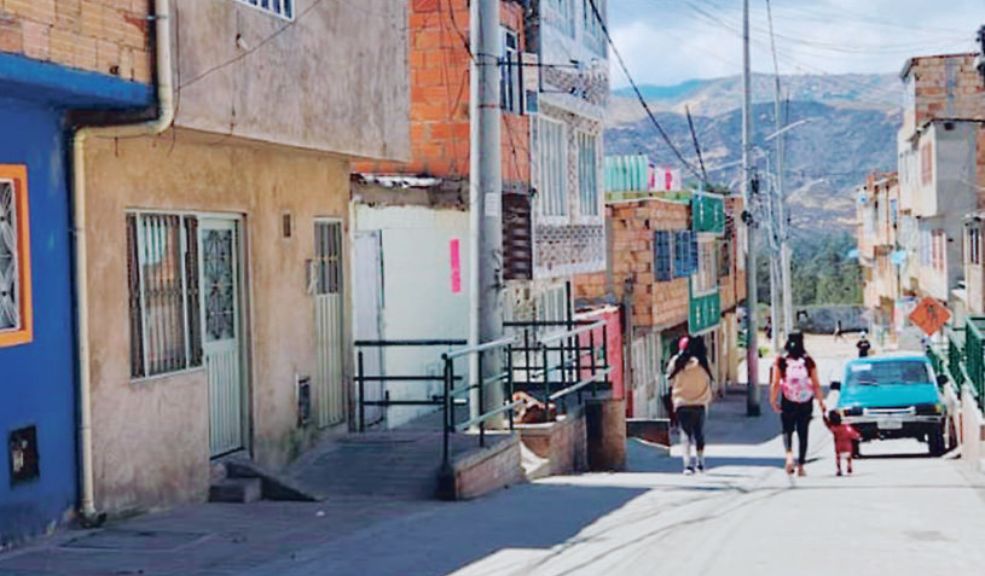 Discusión en una vivienda de Usme terminó en tragedia Una reunión entre amigos al interior de una vivienda en el barrio Danubio Azul de la localidad de Usme terminó en tragedia, cuando un hombre de 38 años fue asesinado, tras una confrontación que se desató en el lugar.