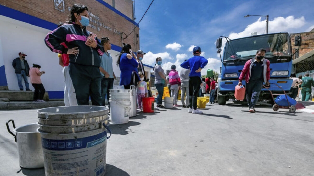 A ahorrar agua y darle la mano al planeta El país sigue sufriendo los embates del Niño y la sequía de la temporada; el llamado de las autoridades es a ayudar a evitar incendios, pero también a reducir el consumo de energía y agua.