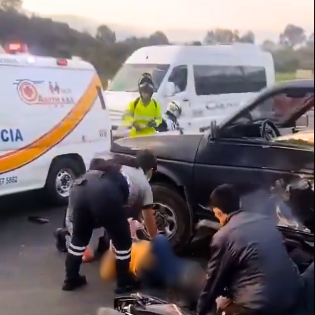 EN VIDEO: Grave accidente de tránsito dejó a dos motociclistas heridos en Fusagasugá 1 EN VIDEO: Grave accidente de tránsito dejó a dos motociclistas heridos en Fusagasugá En la mañana de este 30 de enero, dos motociclistas resultaron heridos por una infracción de tránsito que cometió un conductor de una camioneta.