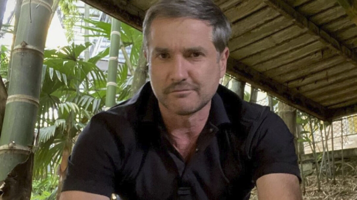 Actor de ‘Betty la fea’ relató que casi pierde la vida en un robo 1 Actor de ‘Betty la fea’ relató que casi pierde la vida en un robo Luis Mesa reveló que todo ocurrió cuando tenía 17 años y el ladrón le disparó a quemarropa por hurtarle una moto.