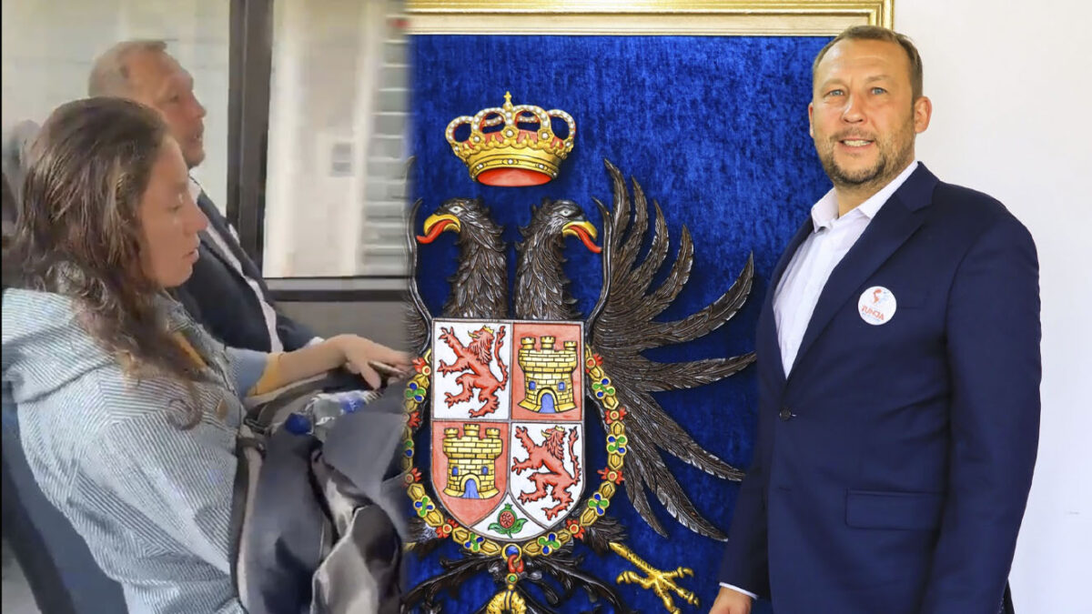 Alcalde ruso de Tunja llegó a su primer día de mandato en bus 6 Alcalde ruso de Tunja llegó a su primer día de mandato en bus El recién posesionado alcalde de Tunja, Mikhail Krasnov, optó por el transporte público en su primer día laboral.