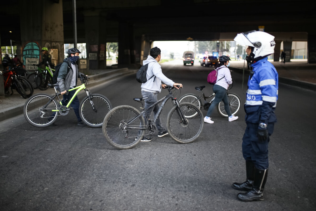 Aliste la bici para el día sin carro y sin moto 1 Aliste la bici para el día sin carro y sin moto Esta jornada, que se llevará a cabo el próximo 1 de febrero, busca generar hábitos de movilidad sostenible en la ciudadanía. En Q'HUBO le contamos todo lo que debe saber para qué la medida no lo tome desprevenido.
