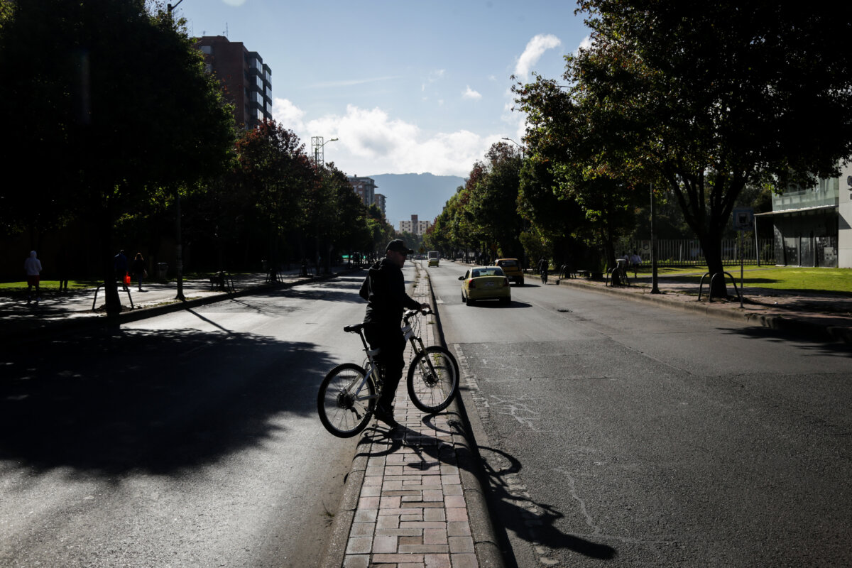 Aliste la bici para el día sin carro y sin moto 2 Aliste la bici para el día sin carro y sin moto Esta jornada, que se llevará a cabo el próximo 1 de febrero, busca generar hábitos de movilidad sostenible en la ciudadanía. En Q'HUBO le contamos todo lo que debe saber para qué la medida no lo tome desprevenido.