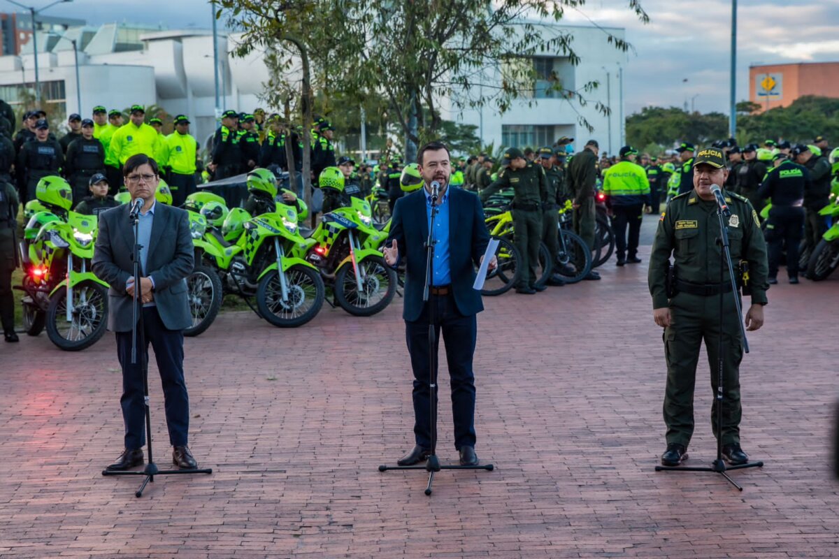 Así será el plan de seguridad de Galán para Bogotá El alcalde Carlos Galán anunció esta mañana su plan de seguridad para Bogotá, el cual se centrará en 21 acciones estratégicas que atacarán principalmente delitos como homicidio, extorsión, hurto y microtráfico.