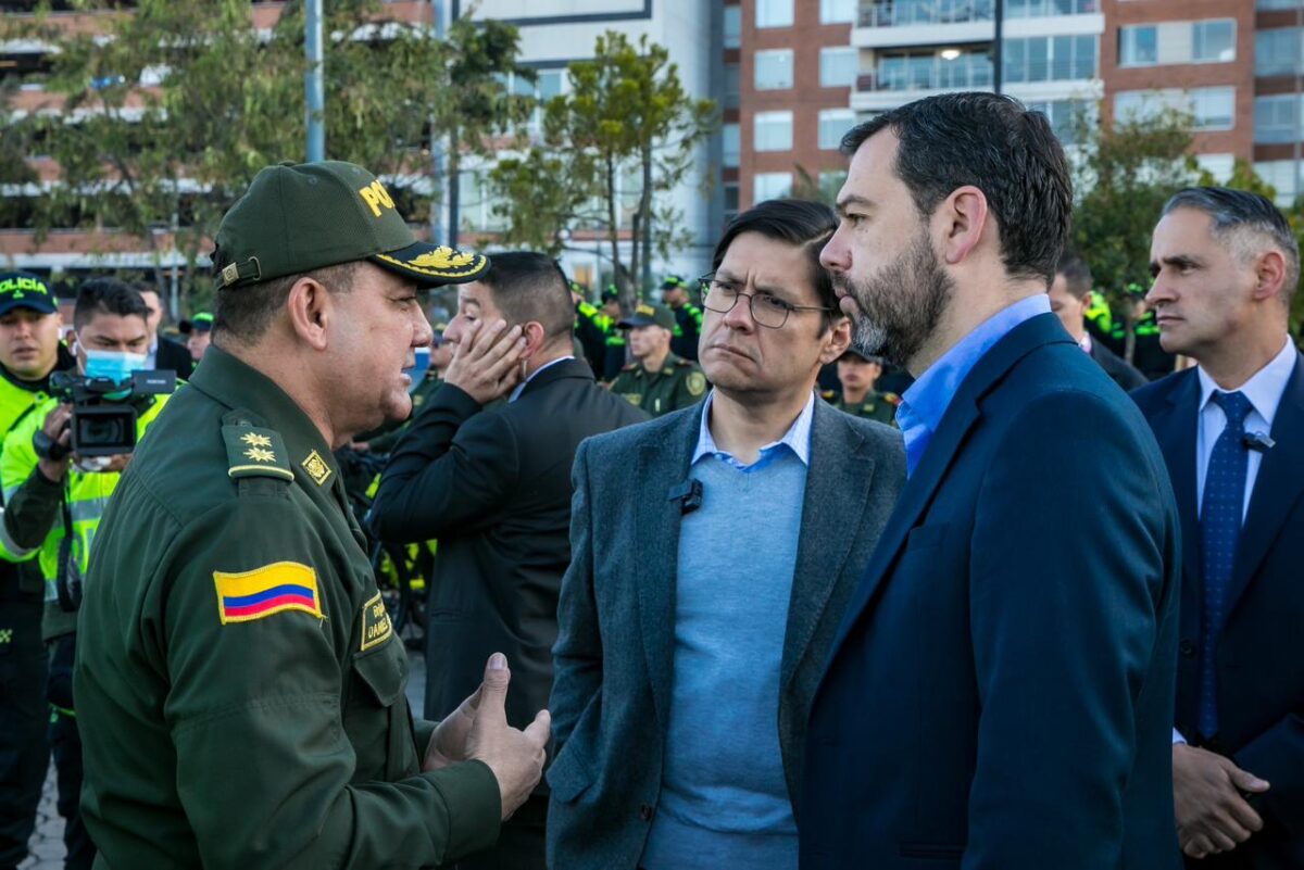 Así será el plan de seguridad de Galán para Bogotá El alcalde Carlos Galán anunció esta mañana su plan de seguridad para Bogotá, el cual se centrará en 21 acciones estratégicas que atacarán principalmente delitos como homicidio, extorsión, hurto y microtráfico.