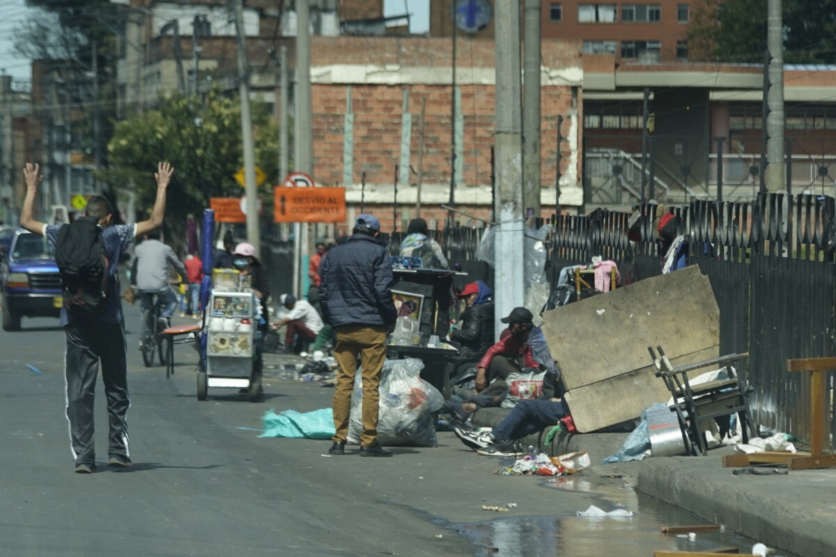A bala asesinan a un hombre en Santa Fe Asesinan a un hombre de 49 años en el barrio San Bernardo, de la localidad de Santa Fe. Aquí los detalles.