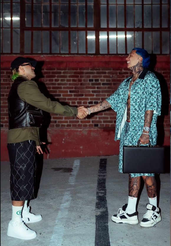 'Si Sabe Ferxxo': el nuevo tema de Blessd y Feid 'Si Sabe Ferxxo' emana la vibrante energía del color azul y marca una colaboración que ha sido ansiosamente esperada en los últimos años dentro del género urbano.