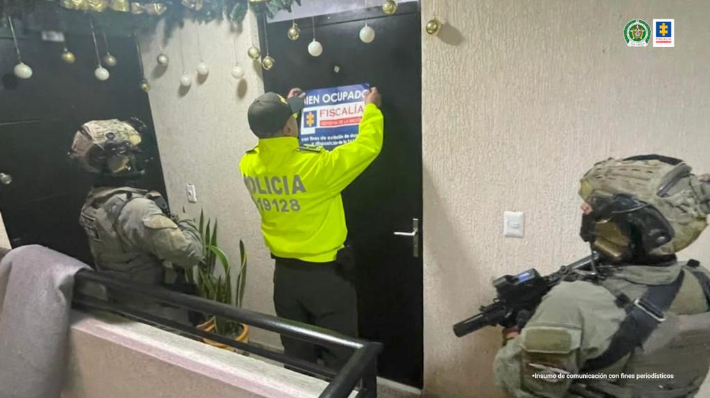 Capturan a 'Los Peña': clan familiar que operaba en Fontibón La Fiscalía logró desarticular una banda familiar señalada de cometer delitos como homicidio, microtráfico y extorsión en varios barrios de la localidad de Fontibón.