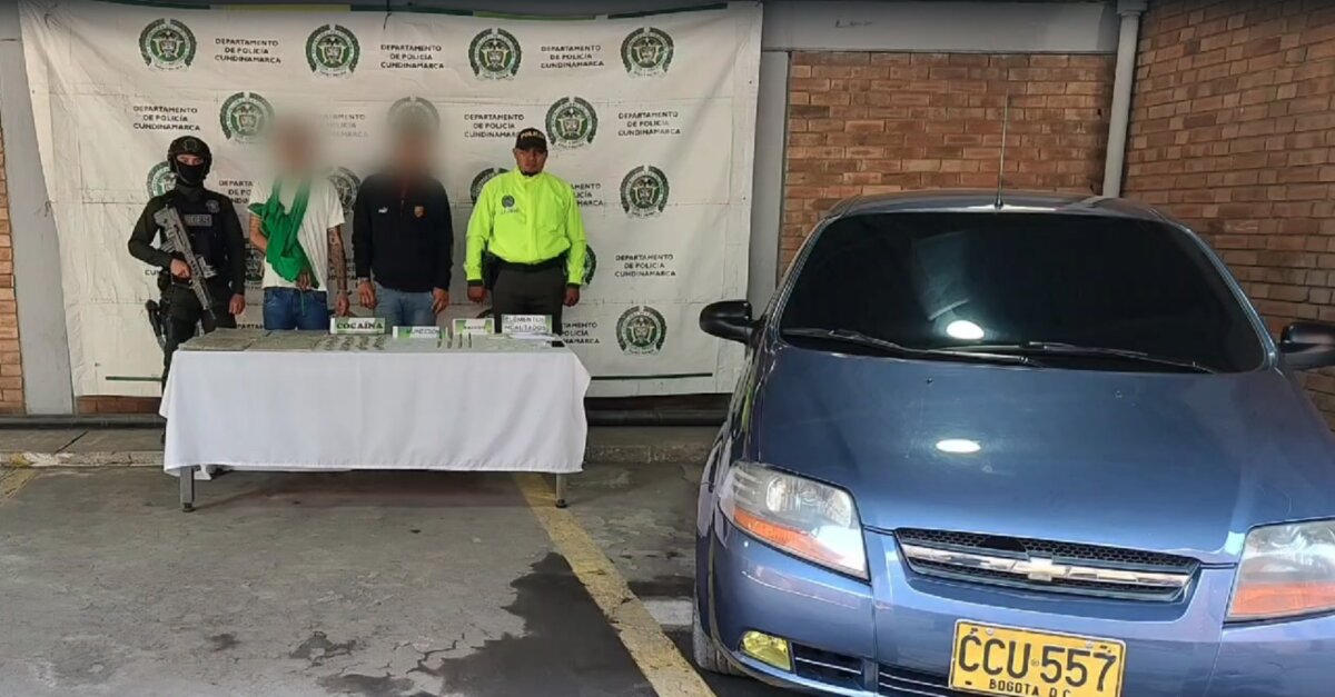 Cayeron 'Los del Municipal': banda dedicada al microtráfico en San Mateo La Policía Metropolitana de Bogotá logró desmantelar la banda criminal 'Los del Municipal', señalada de cometer homicidios y comercializar droga en el barrio San Mateo de Soacha.
