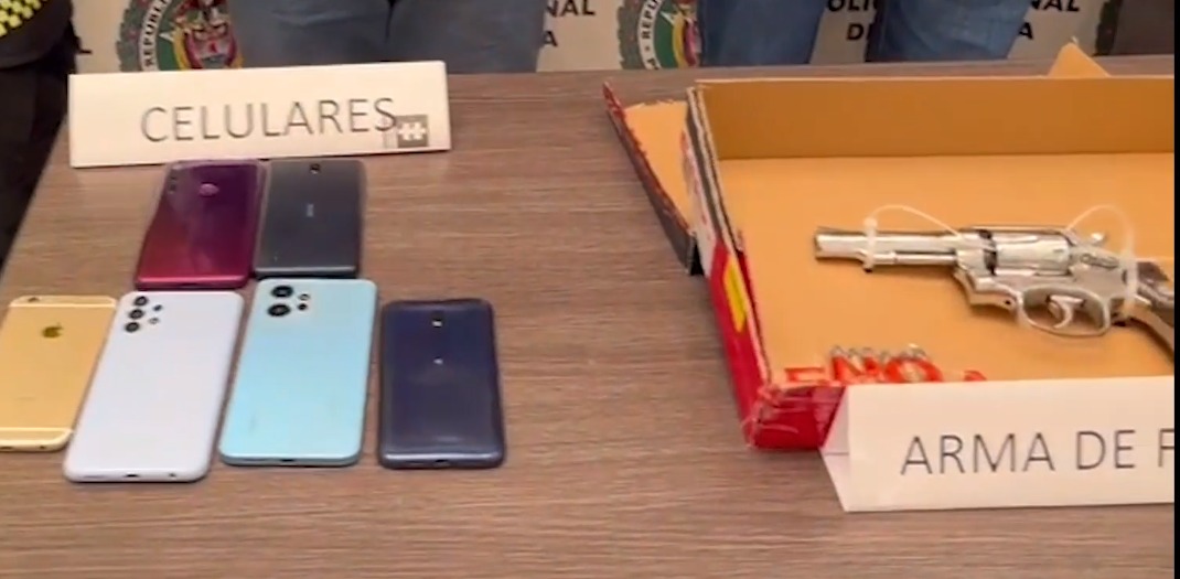 Cayeron 'Los taquilleros': banda dedicada al hurto de establecimientos comerciales 1 Cayeron 'Los taquilleros': banda dedicada al hurto de establecimientos comerciales En un trabajo conjunto entre la Policía Nacional y la Fiscalía General, se logró desarticular la banda delincuencia 'Los Taquilleros', quienes contaban con órdenes judiciales por los delitos de hurto agravado y calificado, y concierto para delinquir.
