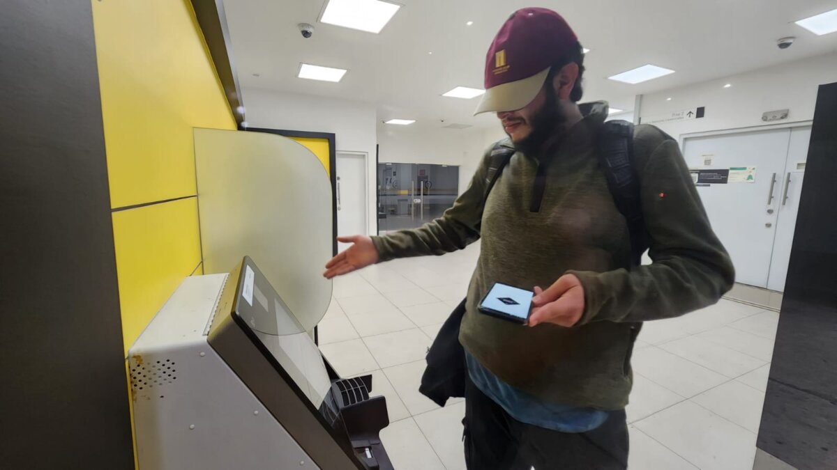 Ciberdelincuentes suplantaron la identidad de un hombre con inteligencia artificial y le desocuparon el Nequi En las últimas horas un hombre denunció que unos ciberdelincuentes lo suplantaron en Nequi con ayuda de la inteligencia artificial y le robaron 3 millones de pesos.