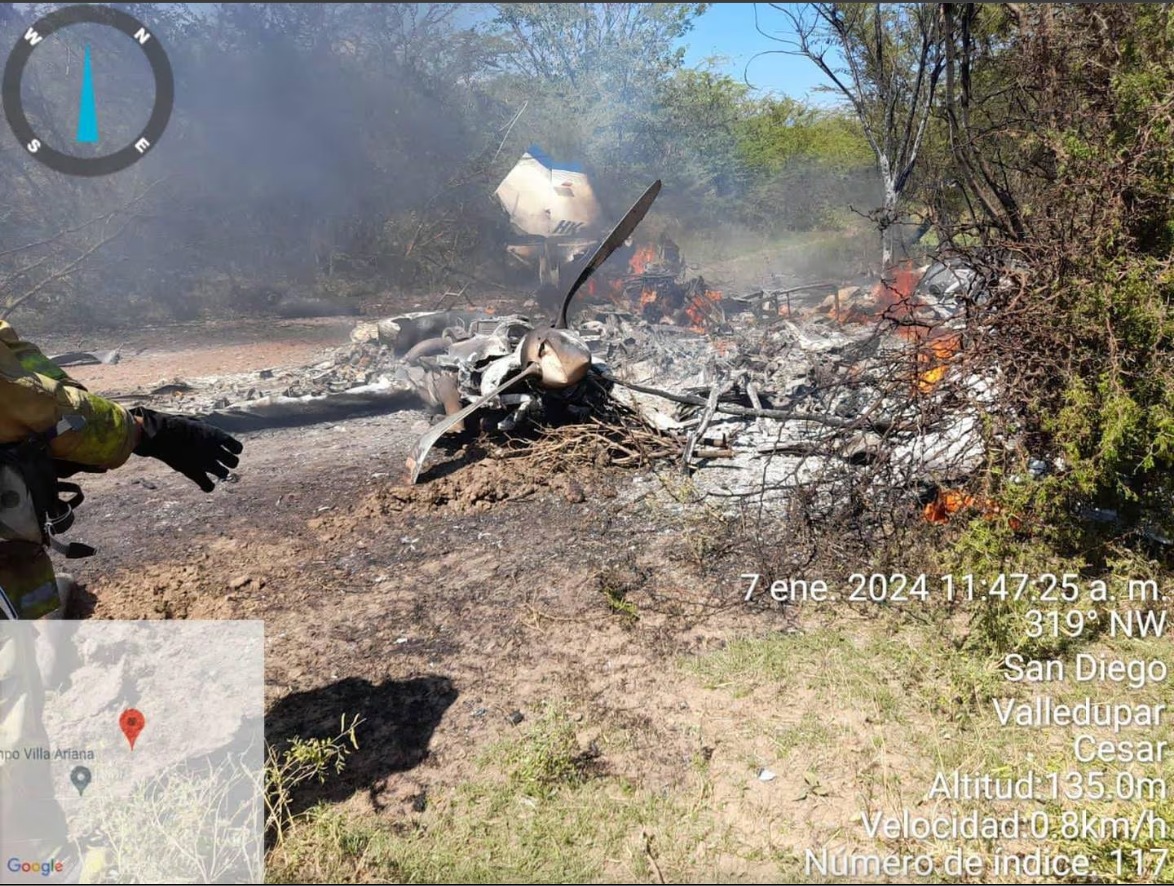 Este es el médico bogotano que falleció en accidente de avioneta en Valledupar Este 7 de enero una avioneta ambulancia que transportaba 6 personas hacia Bogotá, presentó fallas mecánicas y se desplomó sobre una vereda del sur de Valledupar. El siniestro dejó 5 personas heridas y un médico muerto, quien era oriundo de la capital.
