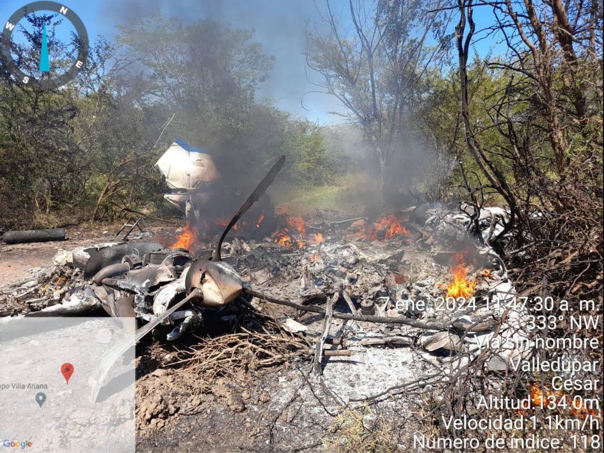 Este es el médico bogotano que falleció en accidente de avioneta en Valledupar Este 7 de enero una avioneta ambulancia que transportaba 6 personas hacia Bogotá, presentó fallas mecánicas y se desplomó sobre una vereda del sur de Valledupar. El siniestro dejó 5 personas heridas y un médico muerto, quien era oriundo de la capital.