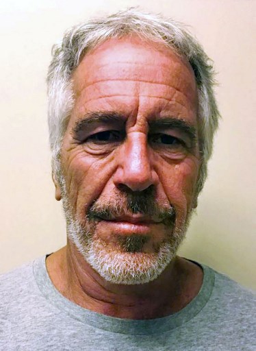 Estos son los personajes más reconocidos que figuran en la temida lista de Jeffrey Epstein Recientemente la justicia estadounidense desclasificó los documentos de un caso civil contra el empresario Jeffrey Epstein, quien es acusado de tráfico sexual de menores. Los nombres vinculados en dichos documentos tienen sorprendido a más de uno.