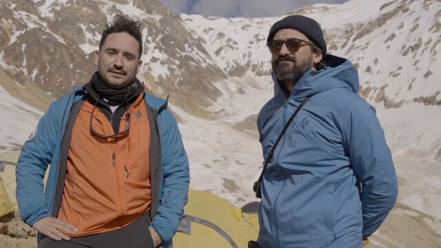 Hablan los protagonistas de la hazaña de Los Andes 1 Hablan los protagonistas de la hazaña de Los Andes Su historia es conocida como ‘El Milagro de Los Andes’, quienes sobrevivieron a un accidente aéreo del cual casi nadie sobrevive, para tener que sobrevivir por meses en la terrible Cordillera, con treinta grados bajo cero durante las noches y al hambre. Todo esto sin alimentos y sin el equipo adecuado.