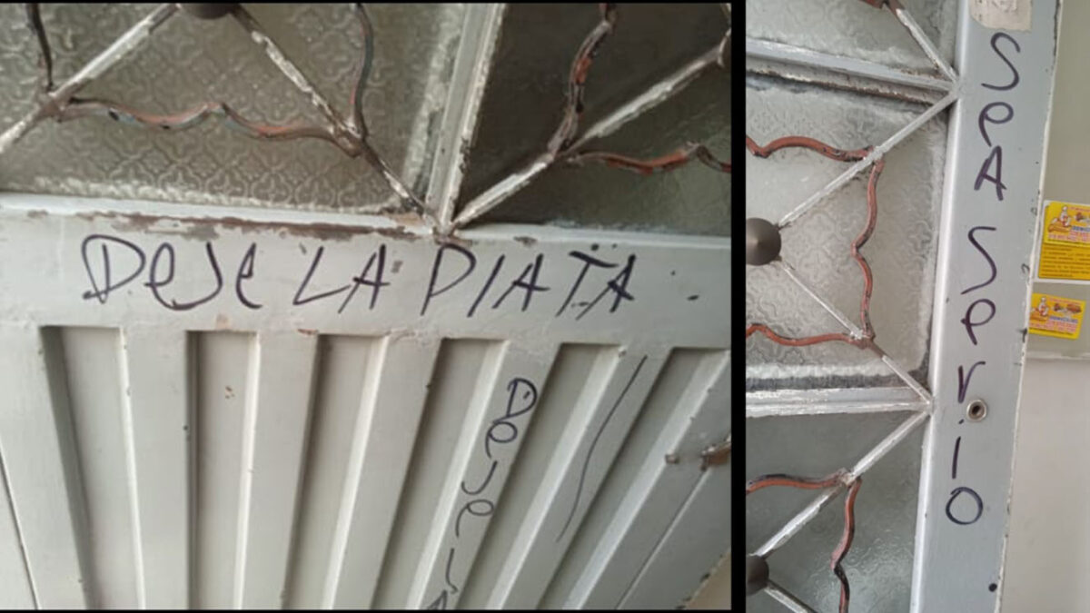 'Gota a gota' aterroriza a propietarios en Engativá 2 'Gota a gota' aterroriza a propietarios en Engativá Propietarios que le arrendaron una vivienda a una familia extranjera en el barrio La Estrada de Engativá, están siendo increpados por un 'gota a gota', pues al parecer dicha familia le debe plata. Le contamos los detalles.