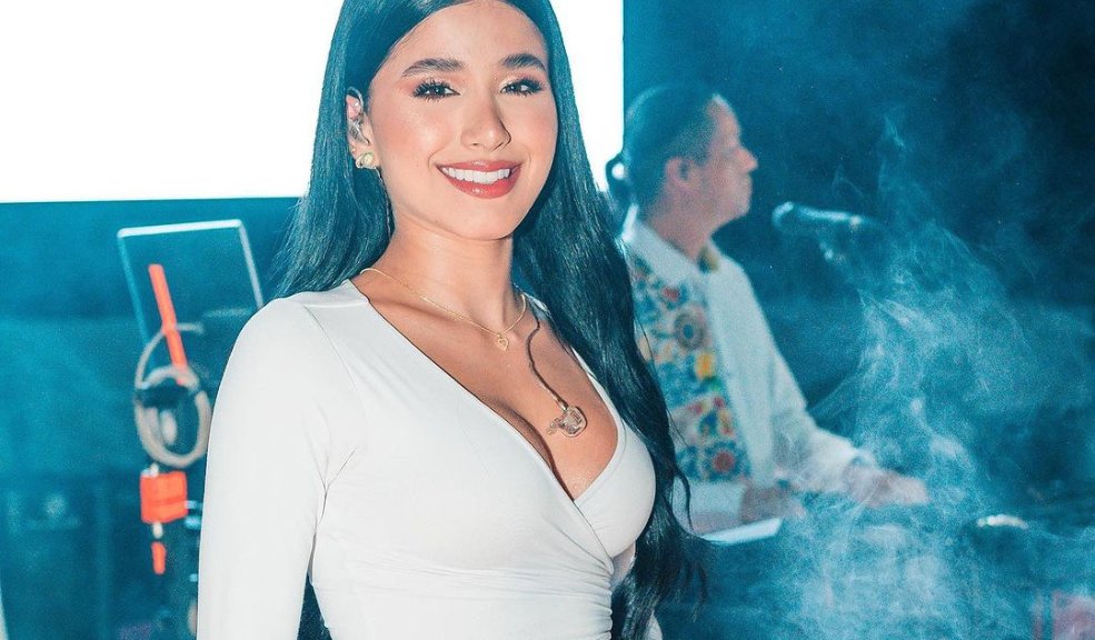 Jenny López reveló cómo es su relación con la mamá de Jhonny Rivera Jenny López aclaró los rumores sobre la mala relación que tiene con la suegra.