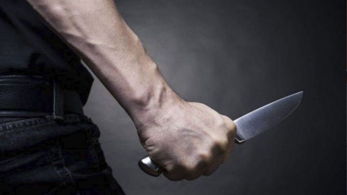 Joven fue asesinado en medio de una riña en León XIII 1 Joven fue asesinado en medio de una riña en León XIII La madrugada del 1 de enero en el municipio de Soacha, un joven de tan solo 19 años fue asesinado tras haber sido apuñalado en medio de una riña.