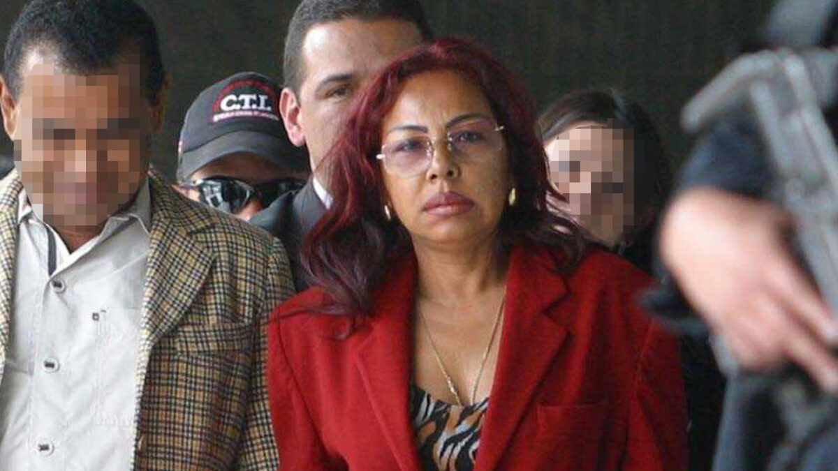 Los pecados y escándalos de 'La Gata', Enilce lópez Tremendos escándalos judiciales rodearon durante años a Enilce del Rosario López Romero, conocida como ‘La Gata’, quien amasó una fortuna con su empresa de apuestas y chance.