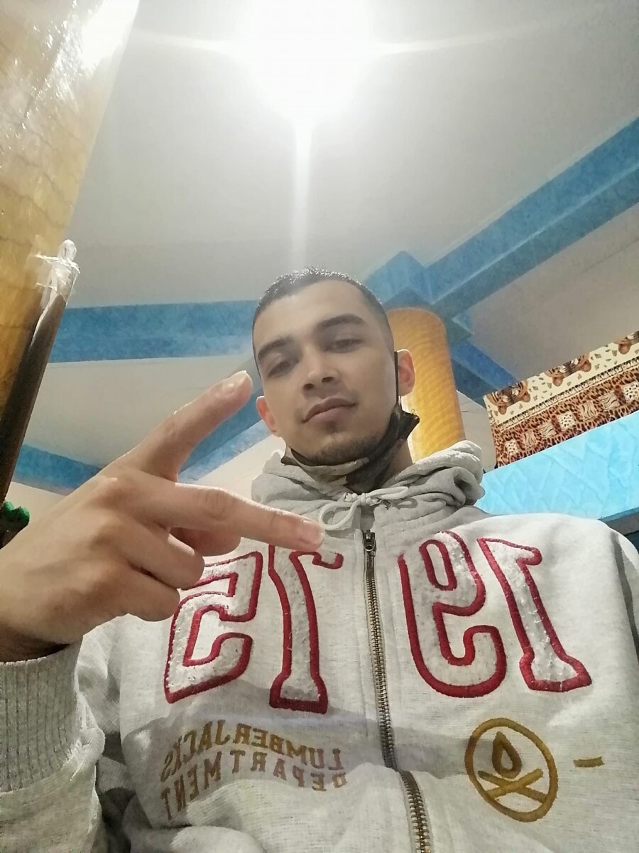Misterioso crimen de David en Soacha David Alejandro García murió tras recibir dos impactos de bala en el sector del Triunfo, en el municipio de Soacha. Les contamos los detalles del caso.