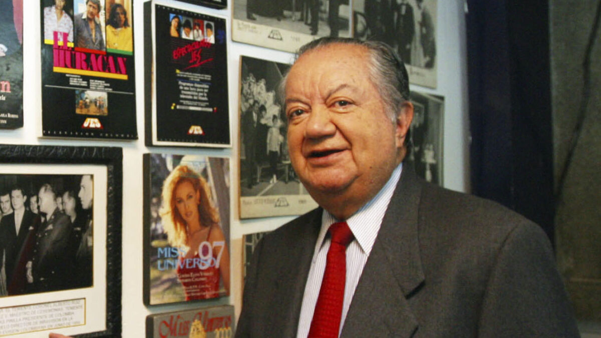 Muere una leyenda de la TV: Julio Sánchez Vanegas 4 Muere una leyenda de la TV: Julio Sánchez Vanegas Hace pocos minutos se conoció que Julio Sánchez Vanegas, el fundador de producciones JES, murió.