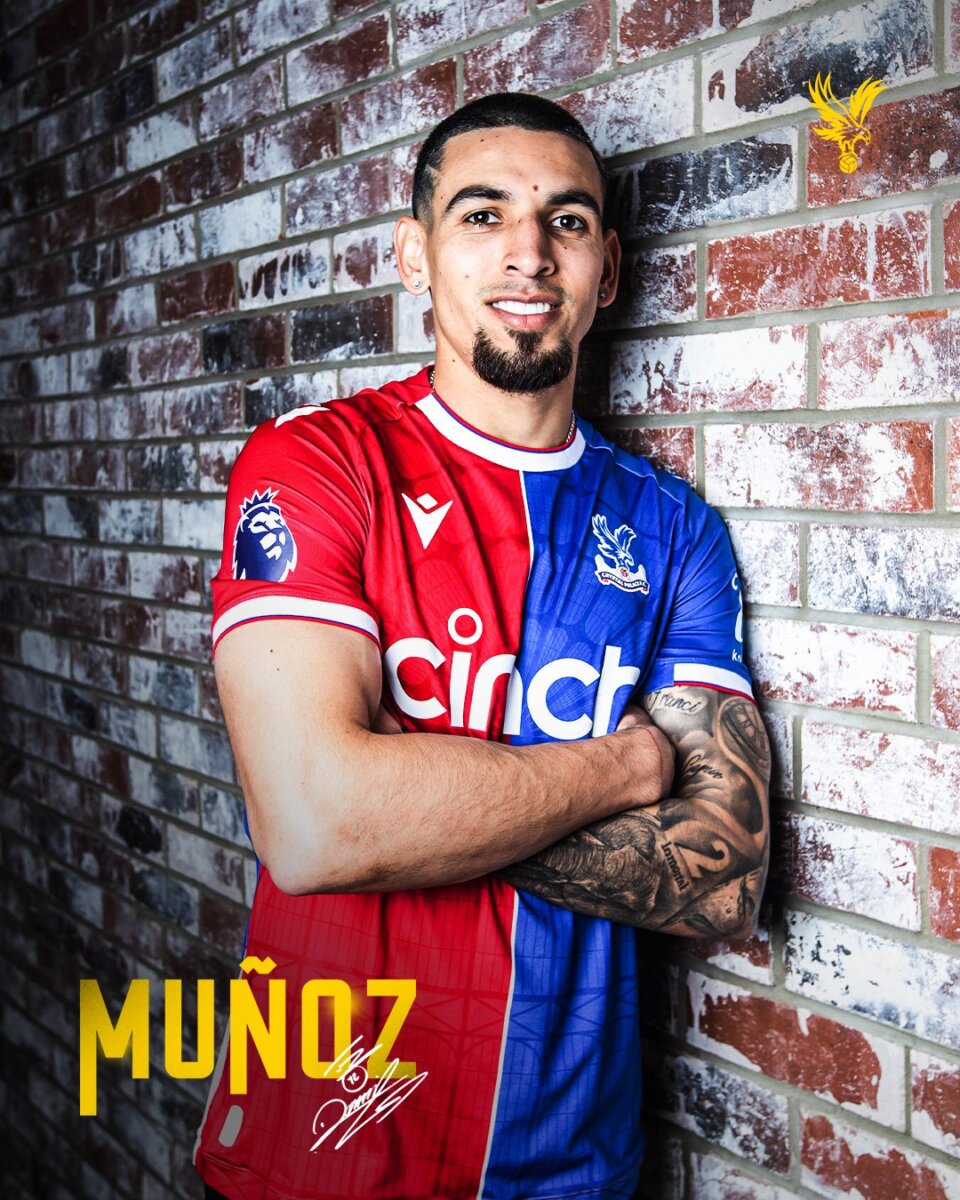 Muñoz cumplió el 'sueño del Pibe' Si hay alguien que es un ejemplo claro de que los sueños con disciplina se cumplen, es Daniel Muñoz. Un antioqueño de 27 años que pasó de alentar en la tribuna al equipo de sus amores, Nacional, a jugar en la Premier League, una de las ligas más prestigiosas del mundo. 