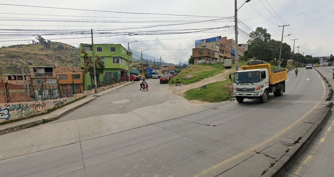 Myriam terminó en una UCI tras ser arrollada por un motero 3 Myriam terminó en una UCI tras ser arrollada por un motero Myriam Borja, presuntamente, fue atropellada por un motero que se dio a la fuga. Su familia exige justicia, pues la adulta mayor de 71 años se debate entre la vida y la muerte.