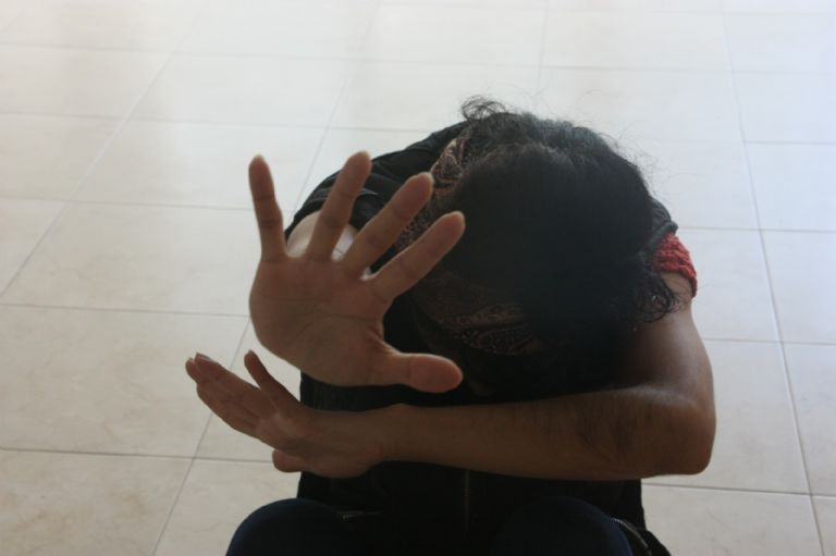 Niña de 7 años fue víctima de abuso sexual en Kennedy: el agresor era un conocido 1 Niña de 7 años fue víctima de abuso sexual en Kennedy: el agresor era un conocido La menor fue abusada sexualmente por un conocido de la familia en el barrio El Amparo, en la localidad de Kennedy. Su madre exige justicia.
