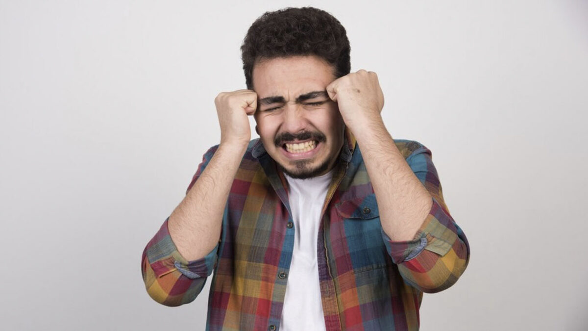 No se deje ganar de los problemas 6 No se deje ganar de los problemas Un gran profesor del colegio Salesiano, que era un hombre de Dios, me dijo una vez que me vio enojado que la rabia que estaba sintiendo era el precio que yo tenía que pagar por prestarles la atención a cosas sin importancia.