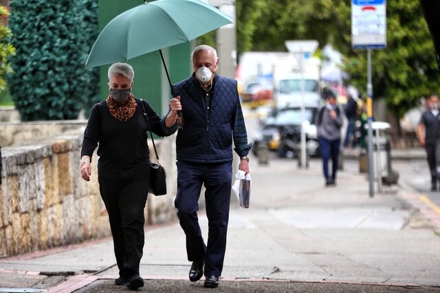Pensionados pagarán menos en salud 1 Pensionados pagarán menos en salud Este año los pensionados empezarán a sentir un alivio en su bolsillo, debido a los ajustes a las tarifas de aportes a la salud.