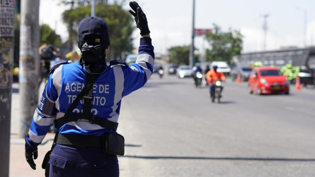 Esta sería la nueva opción de pico y placa en Bogotá 1 Esta sería la nueva opción de pico y placa en Bogotá El alcalde está considerando la posibilidad de aplicar la restricción de pico y placa los sábados.