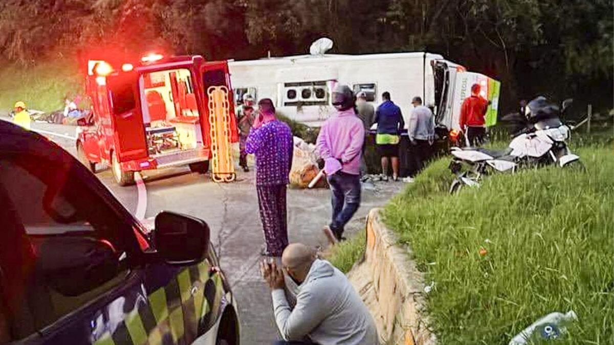 Trágicos accidentes colapsan hospitales en Antioquia: hay 6 fallecidos y 49 heridos 7 Trágicos accidentes colapsan hospitales en Antioquia: hay 6 fallecidos y 49 heridos Al menos seis personas muertas, incluidos tres menores de edad, y 49 heridos dejaron dos accidentes de tránsito ocurridos en Antioquia.