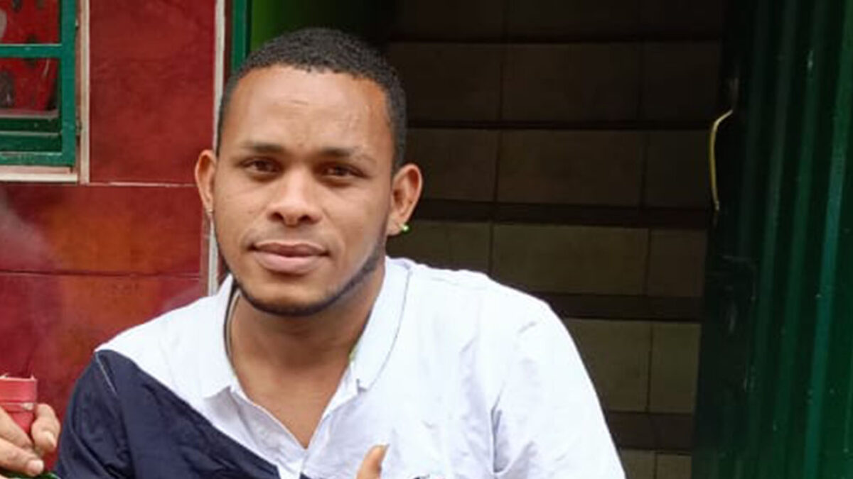 Jesús murió tras ser apuñalado el día de su cumpleaños Lo que debió ser un día inolvidable para Jesús Manuel Ramos Rojas, por la celebración de su cumpleaños 32, terminó empañado por el ataque a puñal del que fue víctima y que lo llevó a ser internado en el Hospital de Kennedy.
