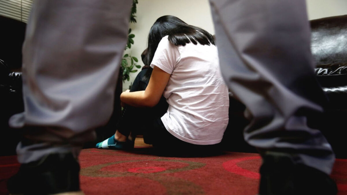 Violador de niña sigue libre 4 Violador de niña sigue libre Q’HUBO habló con la madre de la niña de 13 años, para pedir que se haga justicia, pues han pasado más de 2 meses y aunque se sabe quién fue el responsable y dónde se encuentra, no ha sido capturado.