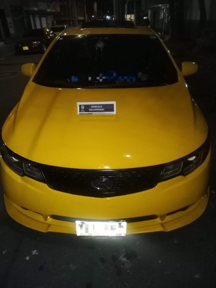 Capturan a pillos que le estaban realizando paseo millonario a una pareja 1 Capturan a pillos que le estaban realizando paseo millonario a una pareja En el marco de la estrategia 'Bogotá Camina Segura', implementada para combatir los delitos de extorsión y hurto, las autoridades lograron la captura en flagrancia de tres delincuentes que perpetraban un paseo millonario a una pareja en la localidad de Antonio Nariño.