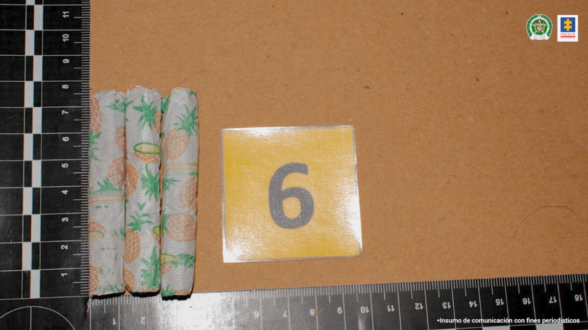 Cayó banda que comercializaba droga y licor adulterado: dos policías harían parte de la organización Capturaron a 15 personas que harían parte de tres redes que estarían comercializando droga y licor adulterado.