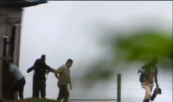 Reaparece alias 'Allende', el bandido que las autoridades habían dado por muerto A pesar de que el 31 de diciembre las fuerzas militares dijeron que habían dado de baja a alias 'Allende' durante un operativo, el bandido reaparció este lunes a través de un video para decir que no fue asesinado.