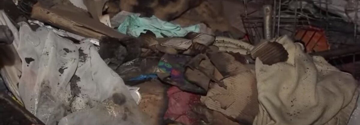 Hombre intentó asesinar a su expareja incendiando su casa 2 Hombre intentó asesinar a su expareja incendiando su casa Una mujer que reside en el barrio Aguas Claras de la localidad de San Cristóbal fue agredida por su expareja sentimental, ya que el hombre decidió prenderle fuego a su vivienda mientras ella se encontraba en su interior.