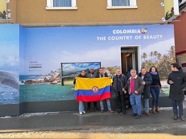 Procuraduría abre investigación a funcionarios del Gobierno por 'Casa Colombia' en Davos La Procuraduría General abrió indagación previa contra "funcionarios" del Gobierno de Gustavo Petro para establecer si se presentaron o no irregularidades en el contrato de alquiler de la casa de promoción del país en el Foro Económico Mundial, en Davos (Suiza).